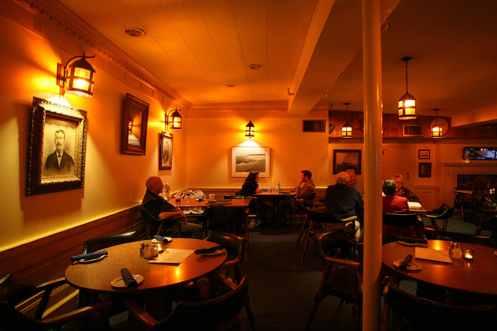 Captain Barss Pub & Lounge